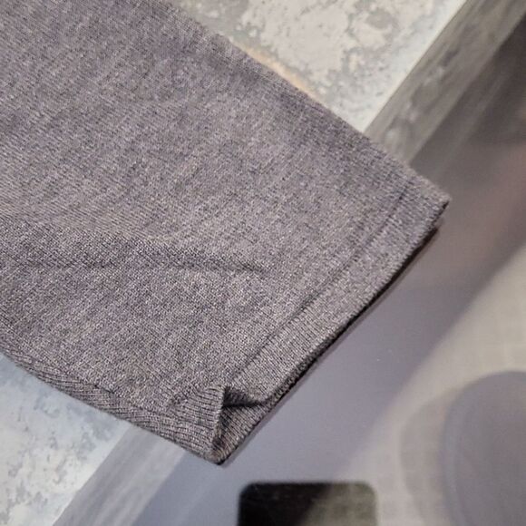 MEXX Short Sleeve Turtleneck pull over solid gray knit Sweater like new xs size - Picture 3 of 6